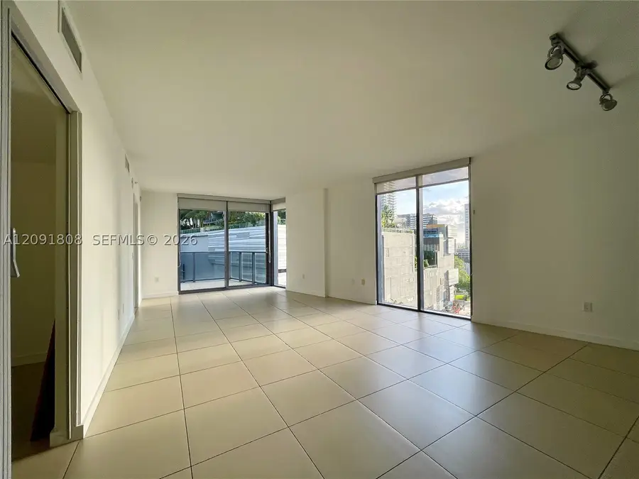 31 SE 6th St #1101, Miami, FL 33131 - #2