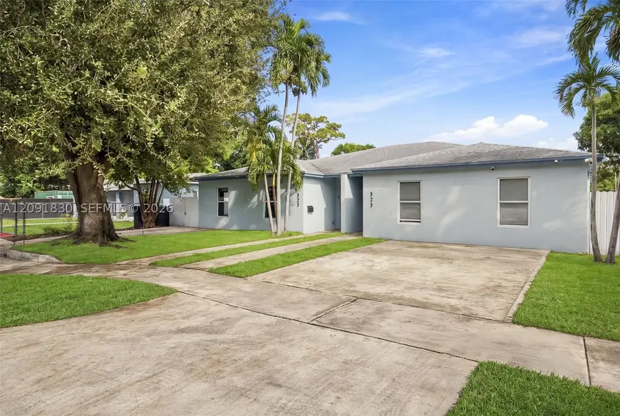 523-525 NW 106th St, Miami, FL 33150 - #2