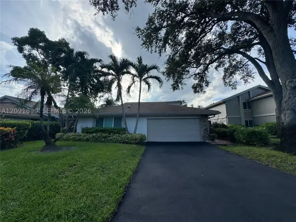 76 Ivy Rd, Hollywood, FL 33021