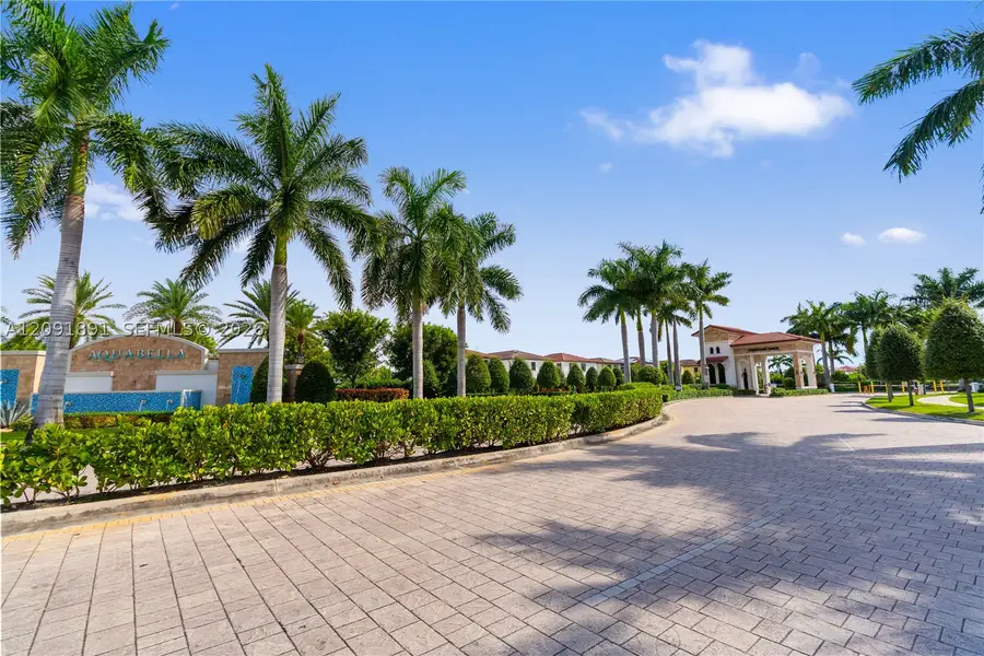 10496 W 33rd Ln, Hialeah, FL 33018 - #2