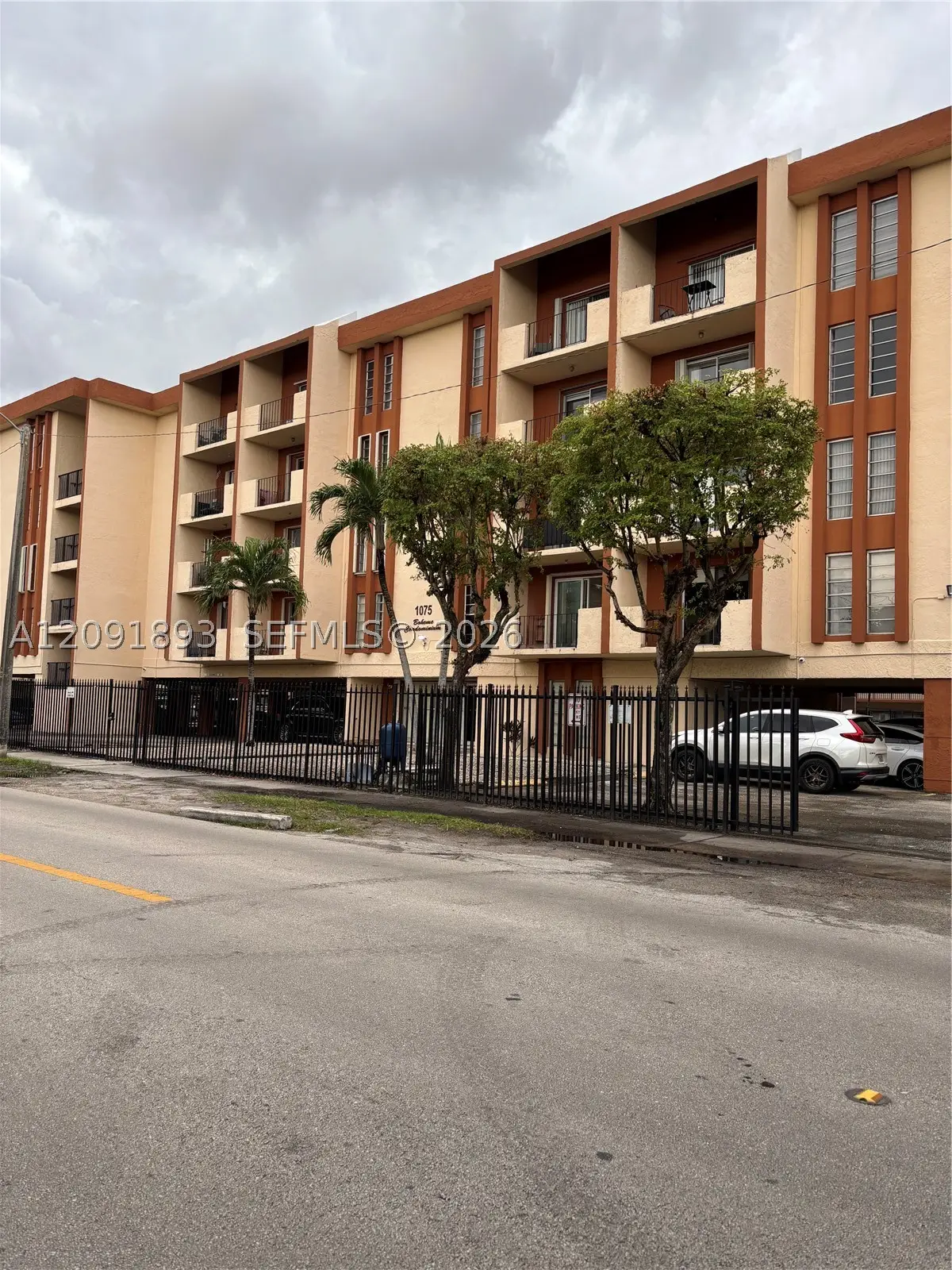 1075 W 68th St #311, Hialeah, FL 33014 - #1