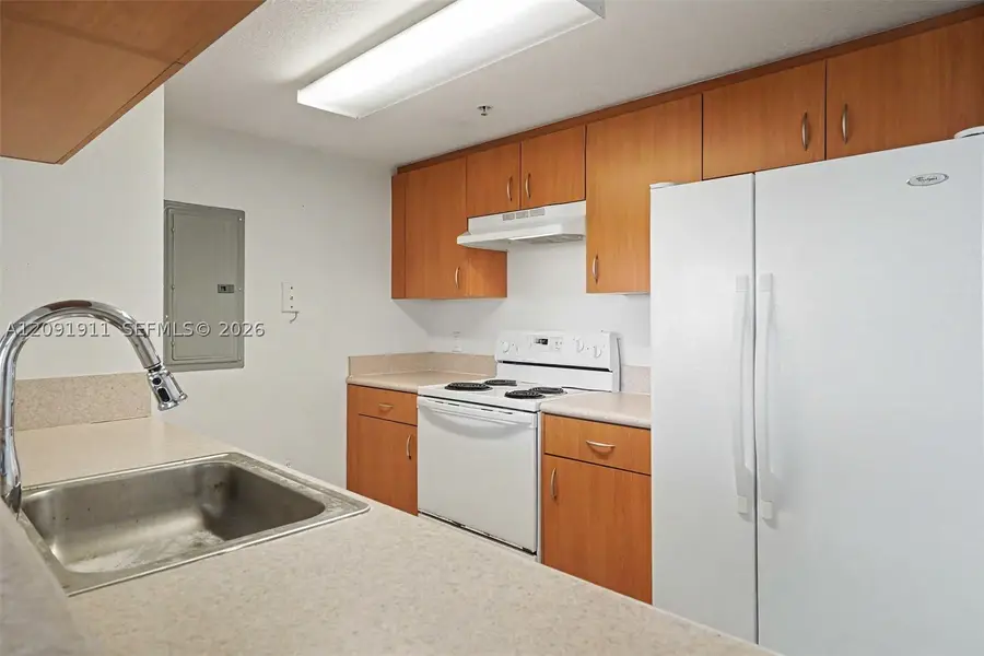 816 NW 11th St #906, Miami, FL 33136 - #2