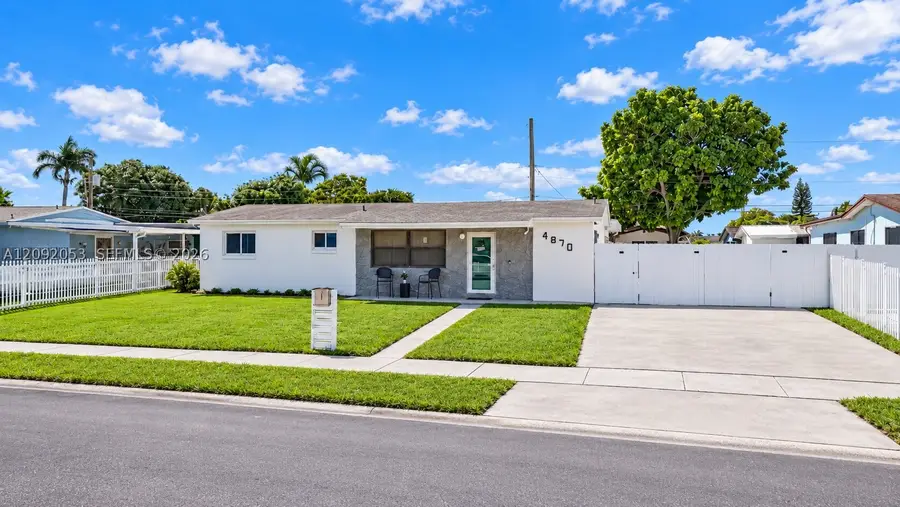 4870 NW 169th St, Miami Gardens, FL 33055 - #2