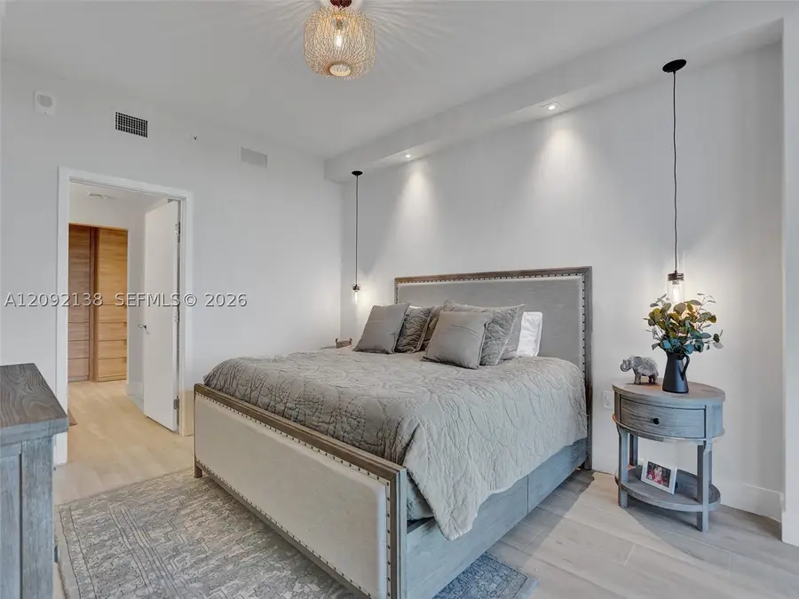 16385 Biscayne Blvd #2107, North Miami Beach, FL 33160 - #3