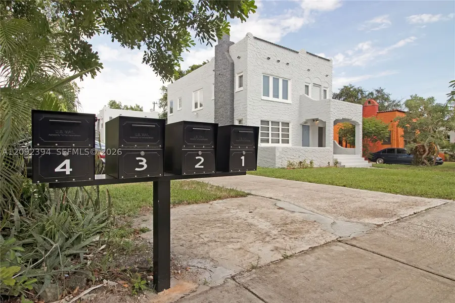 327 SW 20th St, Fort Lauderdale, FL 33315 - #2
