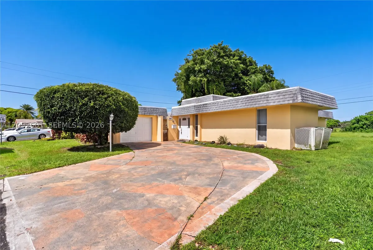 5405 Bayberry Ln, Tamarac, FL 33319 - #1
