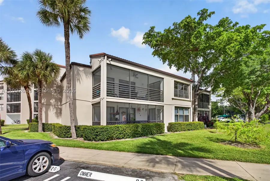 2326 S Cypress Bend Dr #221, Pompano Beach, FL 33069 - #2