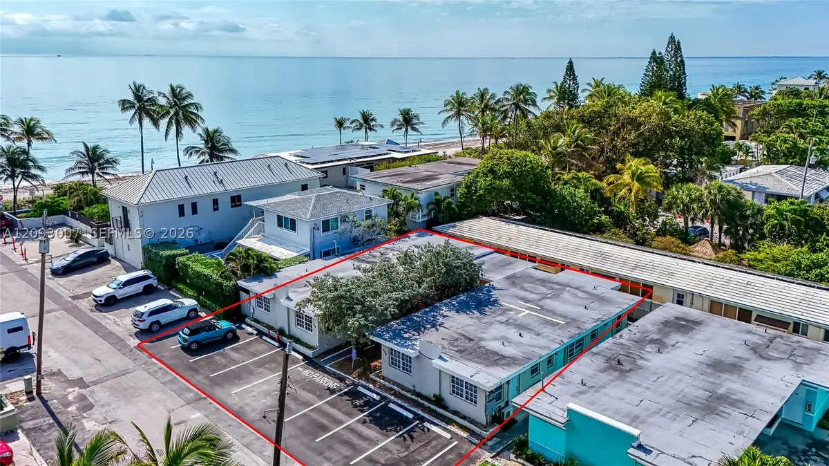 318 Walnut St, Hollywood, FL 33019 - #1