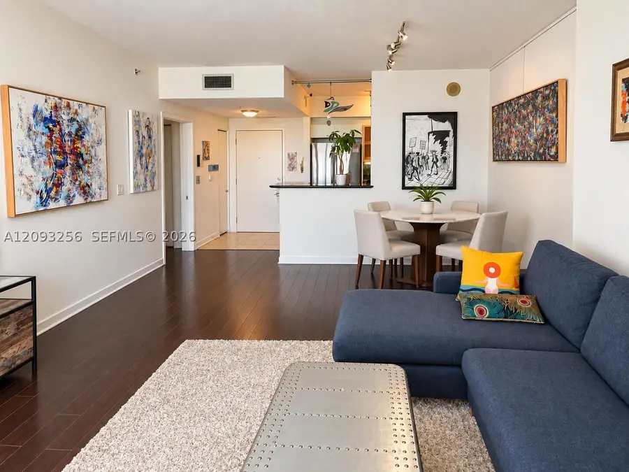 325 S Biscayne Blvd #1424, Miami, FL 33131 - #2