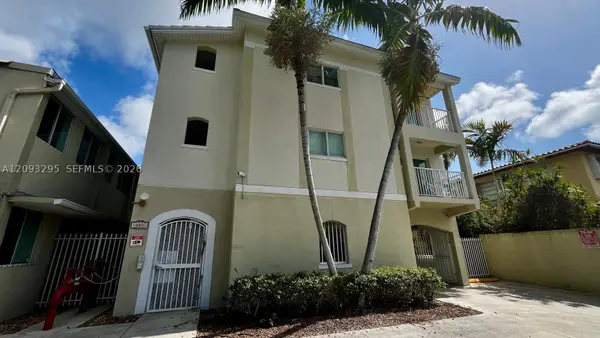 695 SW 11th St #204, Miami, FL 33129
