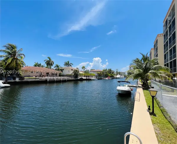 2935 NE 163rd St #5P, North Miami Beach, FL 33160