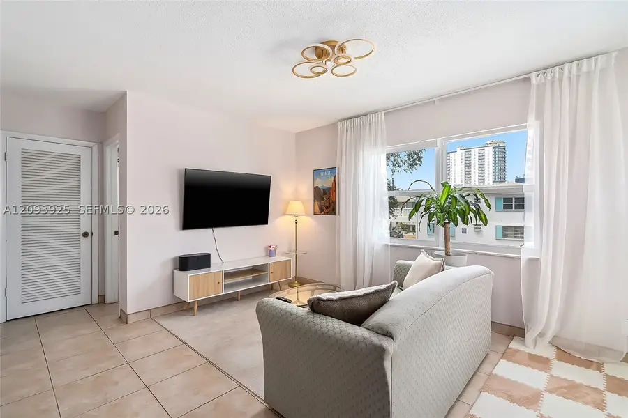 1824 Monroe St #10, Hollywood, FL 33020 - #2