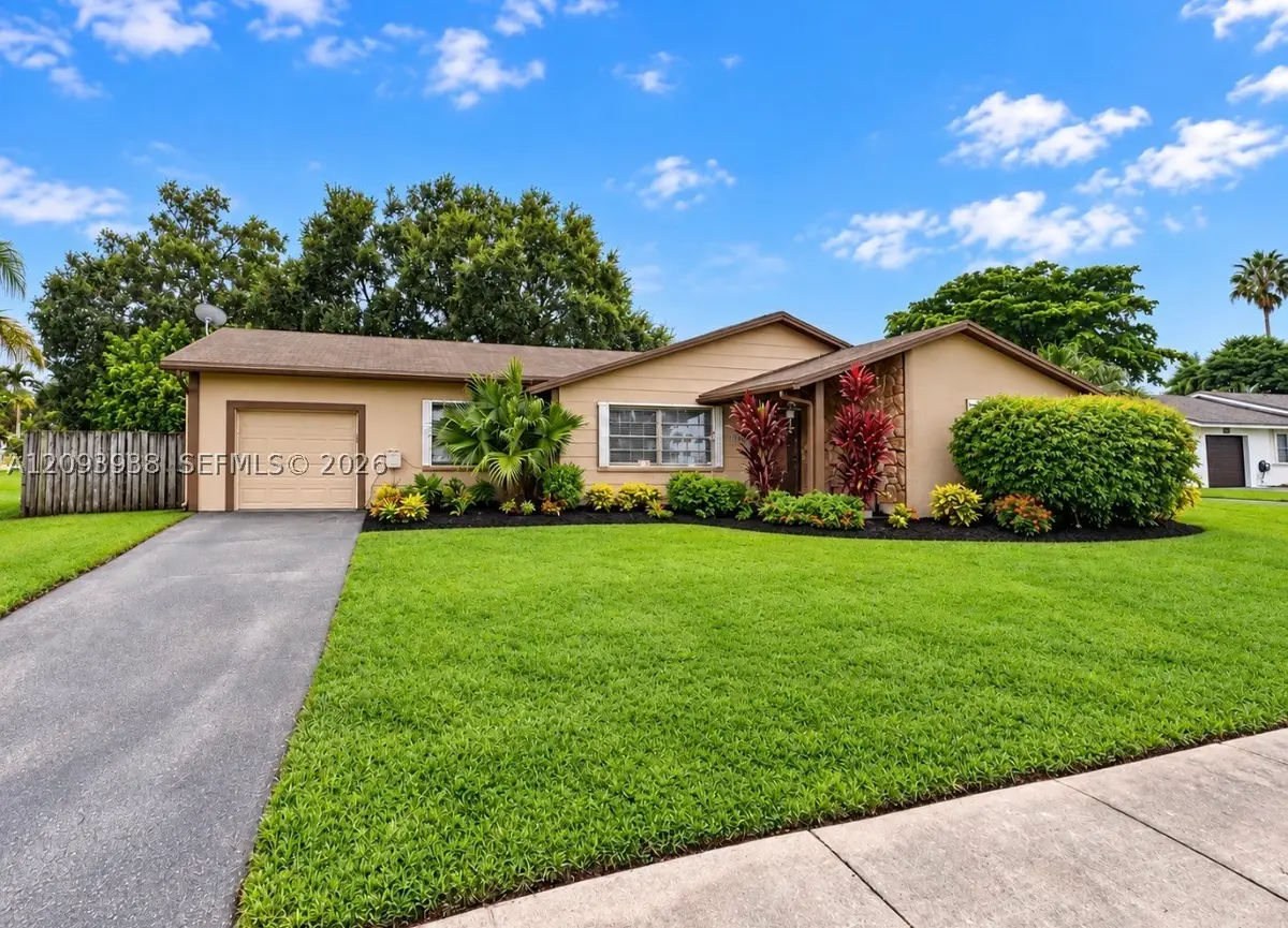 908 Cardinal Pl, Homestead, FL 33035 - #1