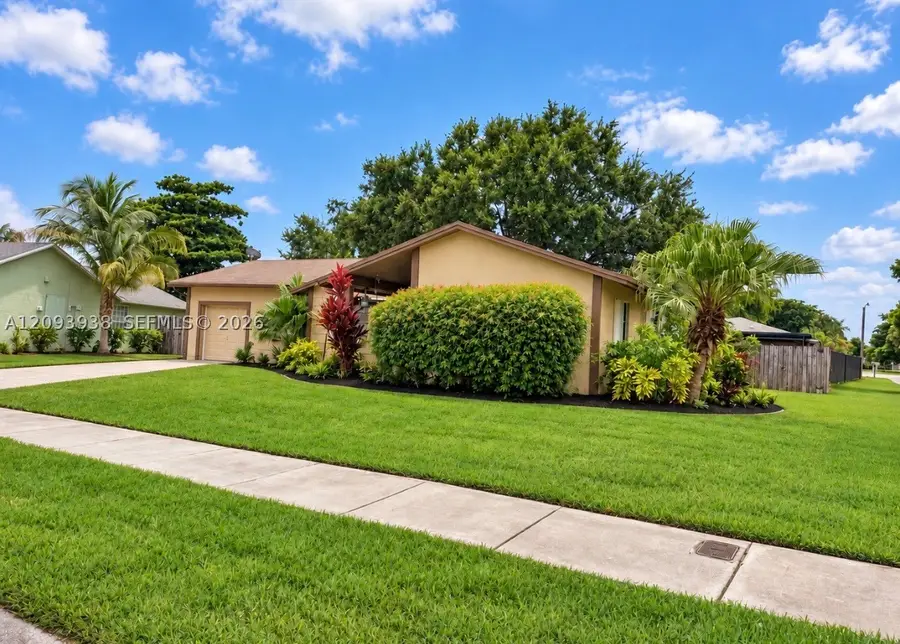 908 Cardinal Pl, Homestead, FL 33035 - #3