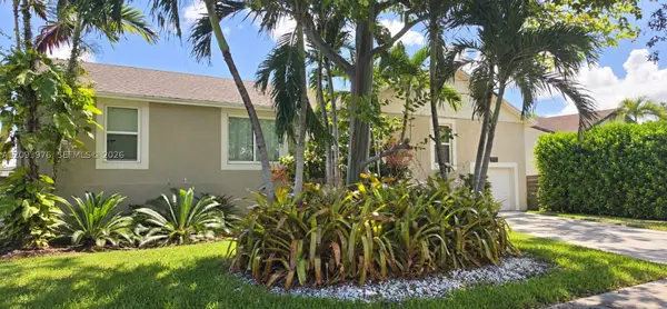 9760 SW 211th St, Cutler Bay, FL 33189