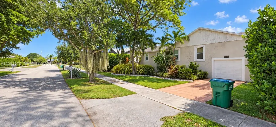 9760 SW 211th St, Cutler Bay, FL 33189 - #2