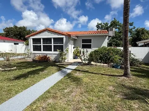 2471 Dewey St, Hollywood, FL 33020 - #1