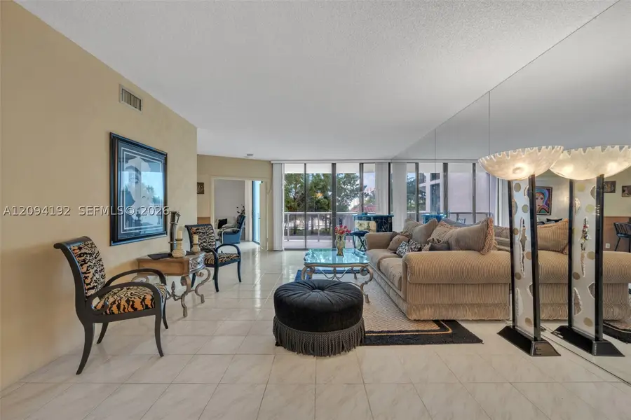 20281 E Country Club Dr #305, Aventura, FL 33180 - #2