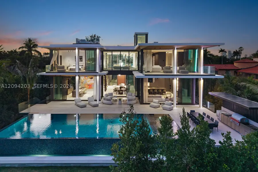 217 E Rivo Alto Dr, Miami Beach, FL 33139 - #3