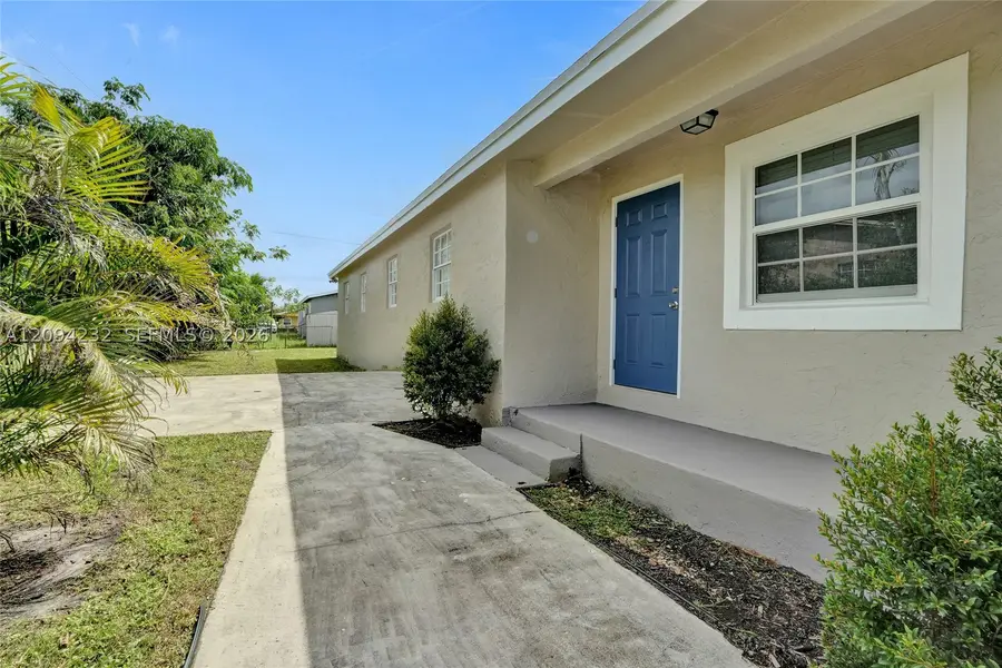 2910 NW 25th St, Fort Lauderdale, FL 33311 - #3