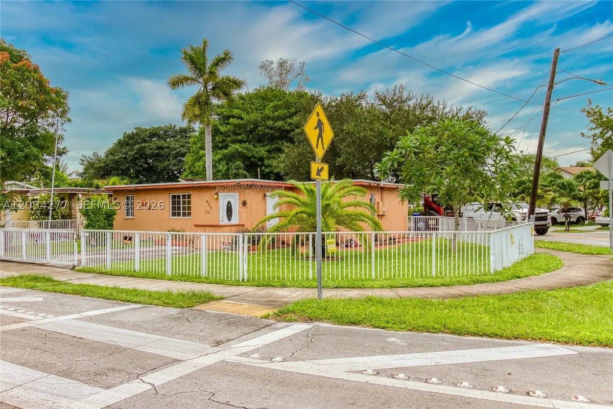 625 Columbus Pkwy, Hollywood, FL 33021 - #1