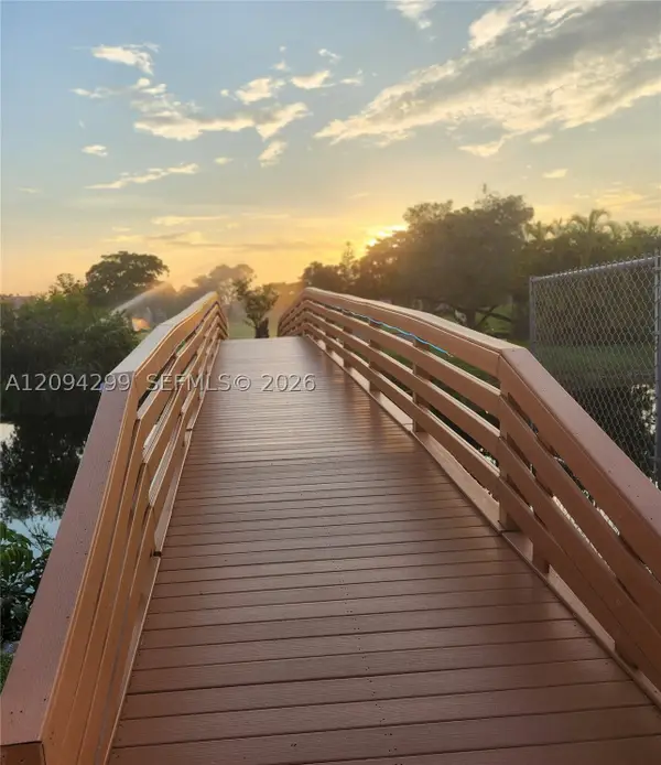 2781 N Pine Island Rd #302, Sunrise, FL 33322