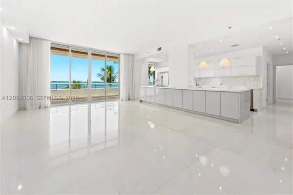 808 Brickell Key Dr #304, Miami, FL 33131