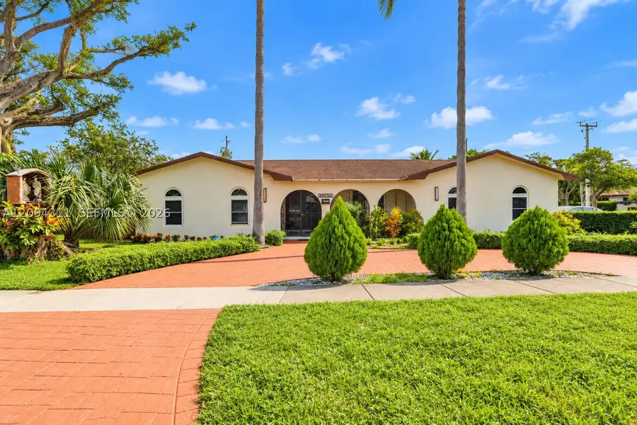 19901 Highland Lakes Blvd, Miami, FL 33179 - #2