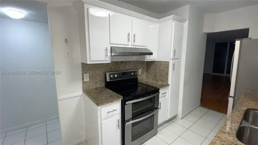 250 Jacaranda Dr #305, Plantation, FL 33324 - #2