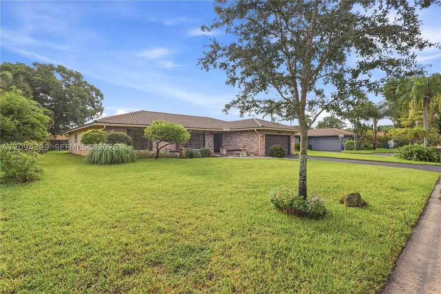 653 NW 100 Ln, Coral Springs, FL 33071 - #2