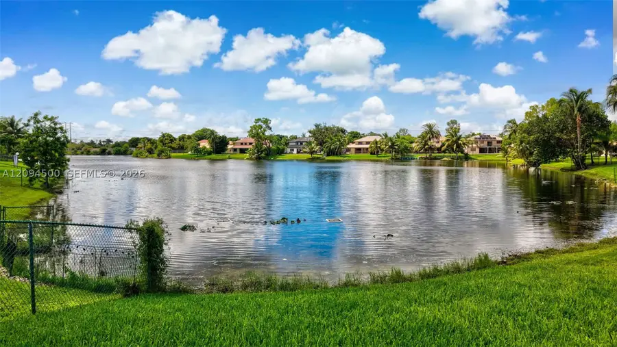 15600 Huntridge Rd, Davie, FL 33331 - #2
