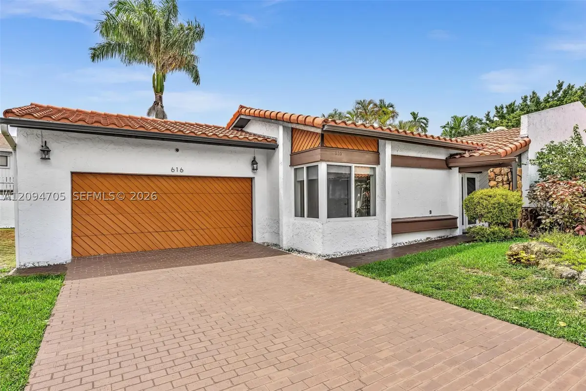 616 NE 195th St, Miami, FL 33179 - #1