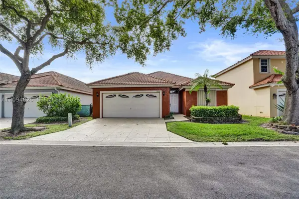 1014 Aspri Way, Riviera Beach, FL 33418