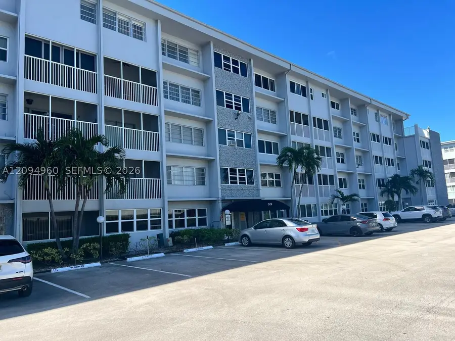 329 SE 3rd St #502P, Hallandale Beach, FL 33009 - #3