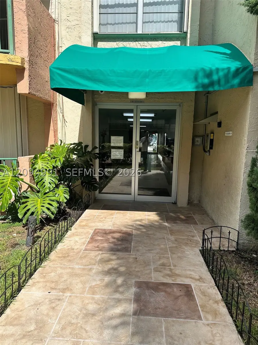9360 Fontainebleau Blvd #410, Miami, FL 33172 - #2