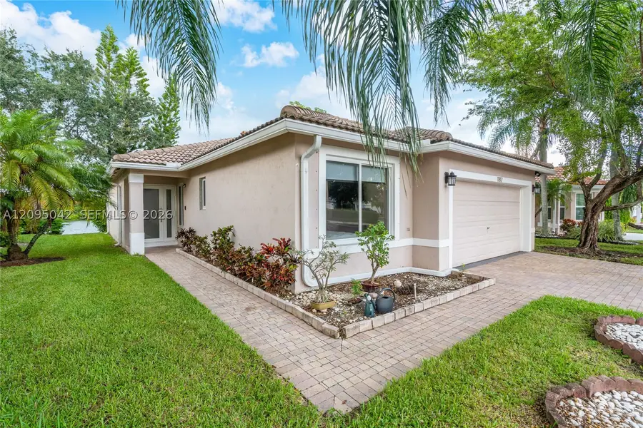 11817 SW 7th St, Pembroke Pines, FL 33025 - #3