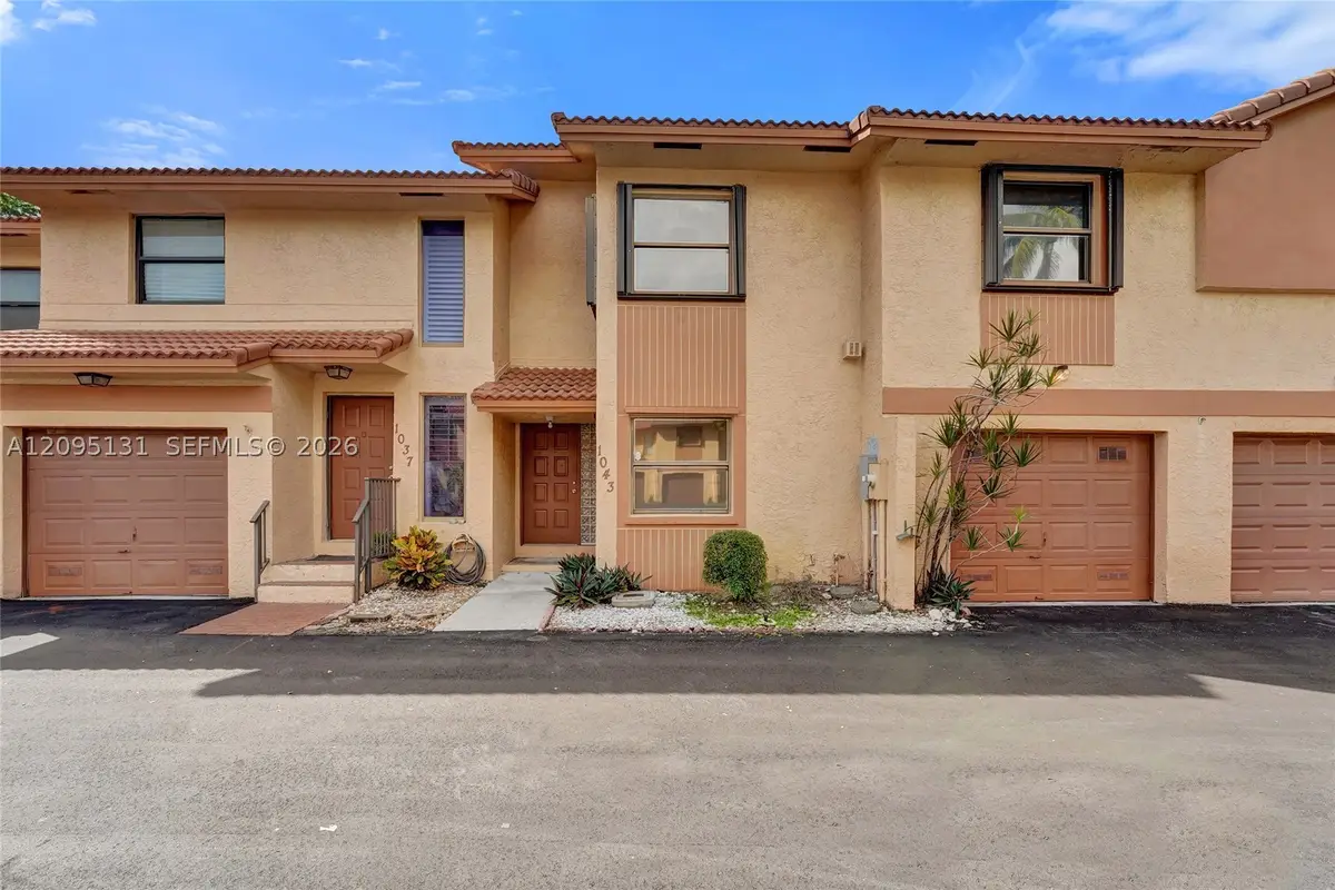 1043 SW 113th Ter, Pembroke Pines, FL 33025 - #1