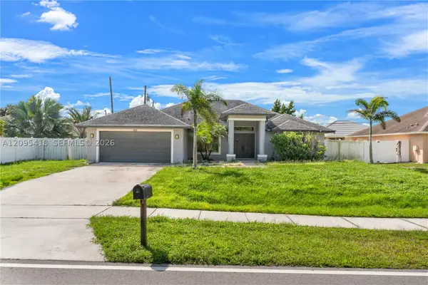 912 SW Paar Dr, Port St Lucie, FL 34953