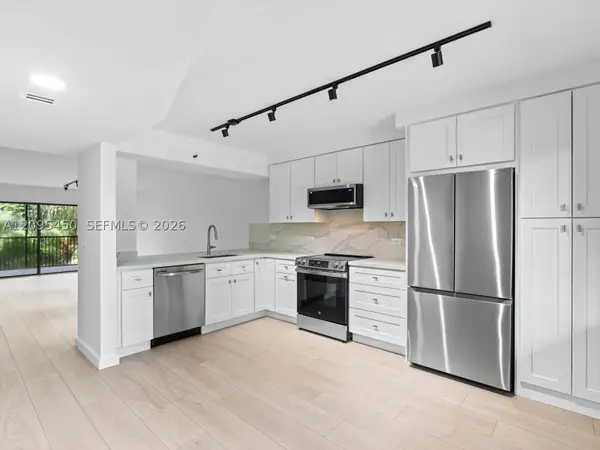 2200 S Cypress Bend Dr #303, Pompano Beach, FL 33069