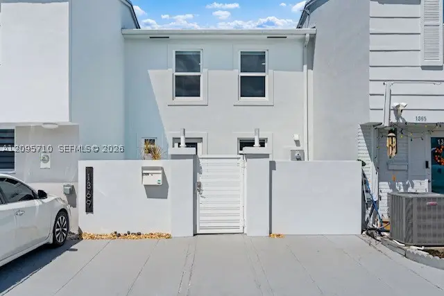 1369 W 69th St, Hialeah, FL 33014 - #2