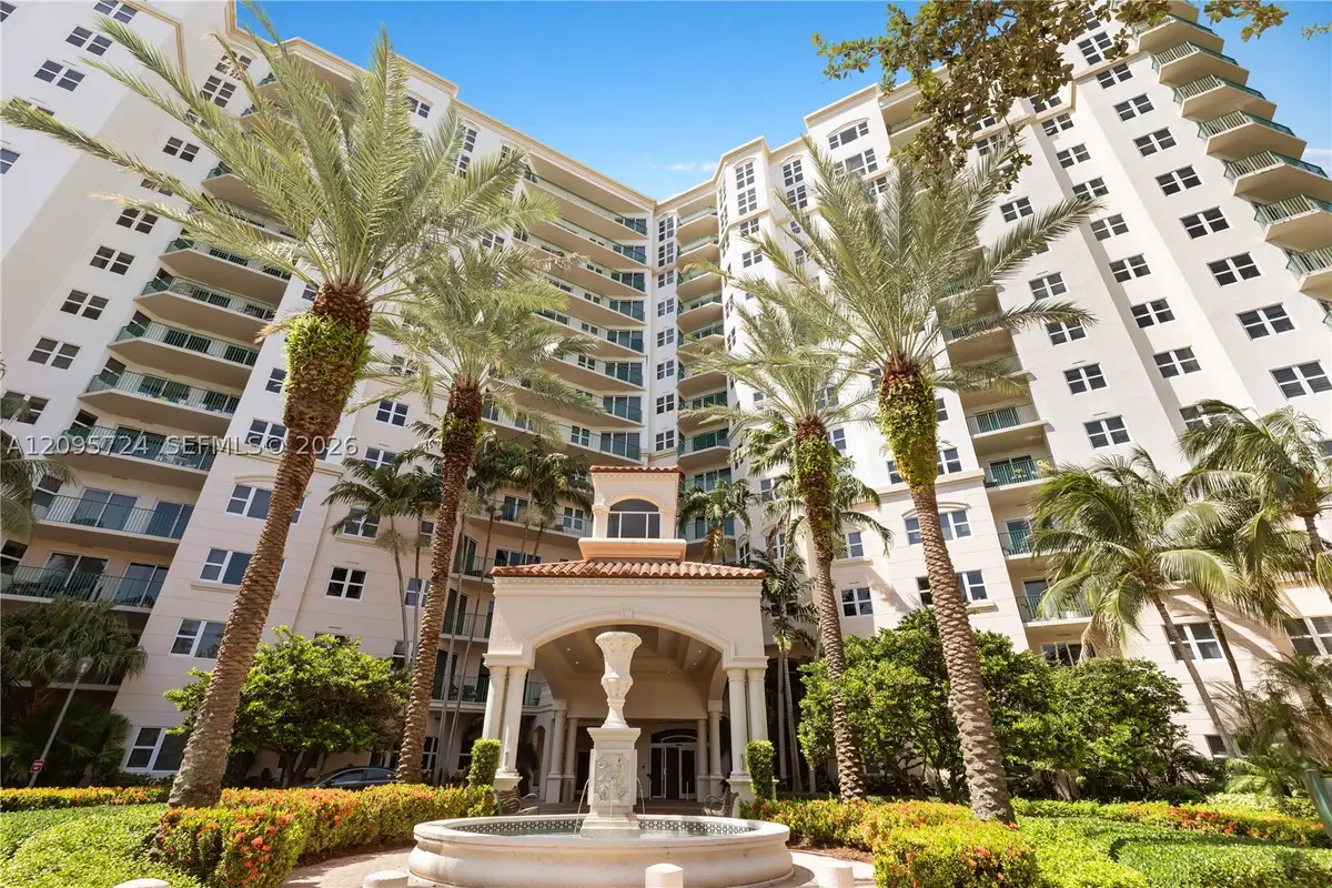 19900 E Country Club Dr #216, Aventura, FL 33180 - #1
