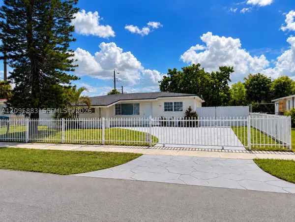 710 NW 176th Ter, Miami Gardens, FL 33169