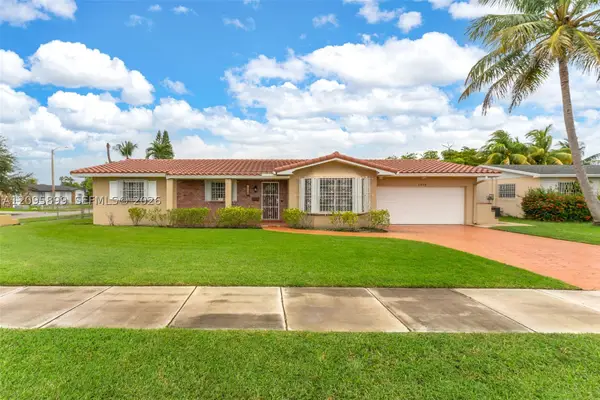 1820 SW 102nd Ave, Miami, FL 33165