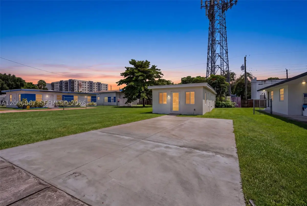 6136 Grant St, Hollywood, FL 33024 - #1
