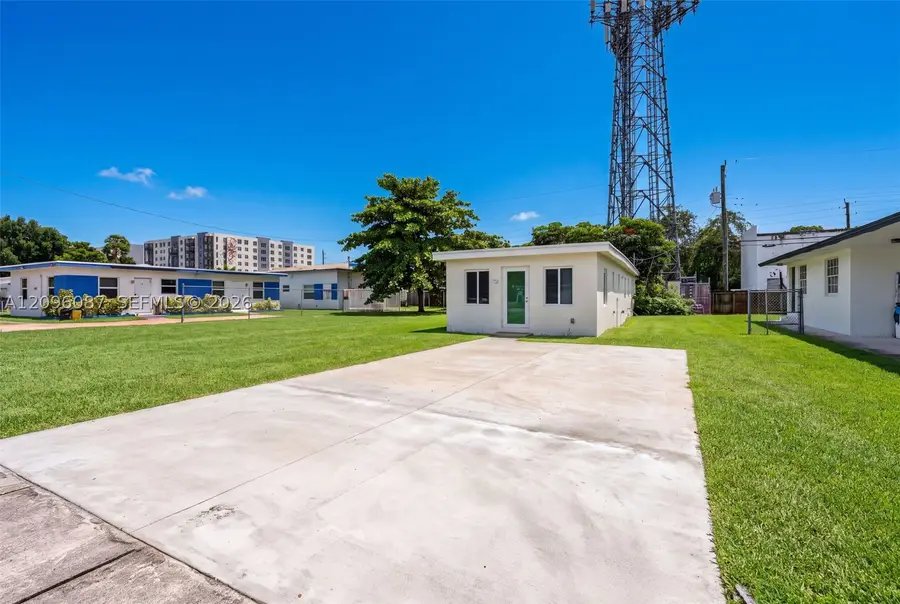 6136 Grant St, Hollywood, FL 33024 - #2
