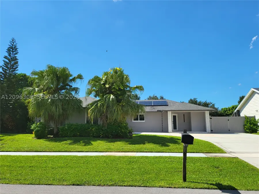 712 Juniper Pl, Wellington, FL 33414 - #2