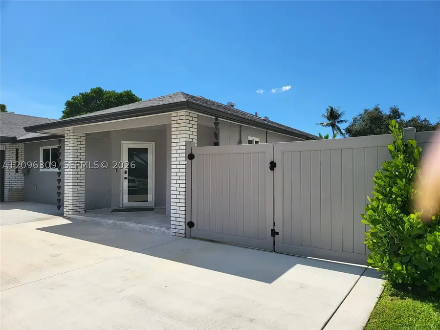 712 Juniper Pl, Wellington, FL 33414 - #3