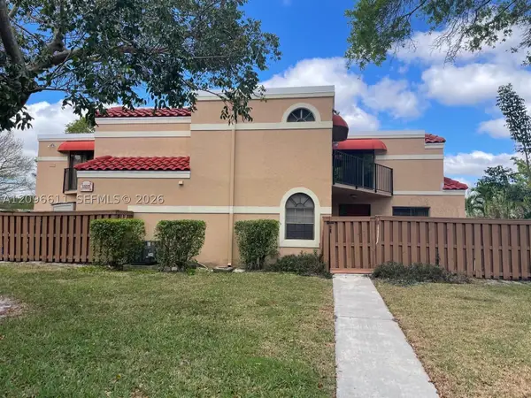 8068 Severn Dr #B, Boca Raton, FL 33433