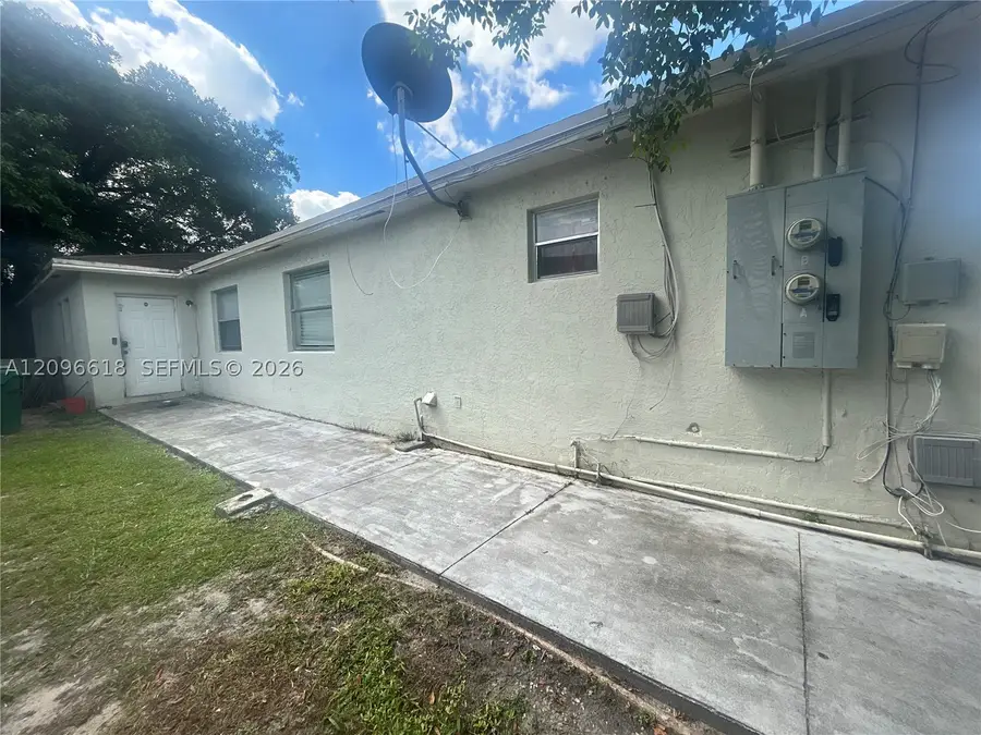 2800 NW 48th St, Miami, FL 33142 - #2