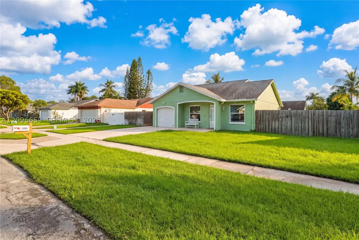 1290 Mc Dermott Ln, Royal Palm Beach, FL 33411 - #1